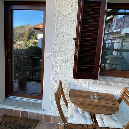 Apartment Lovely Overlooking The Stresa